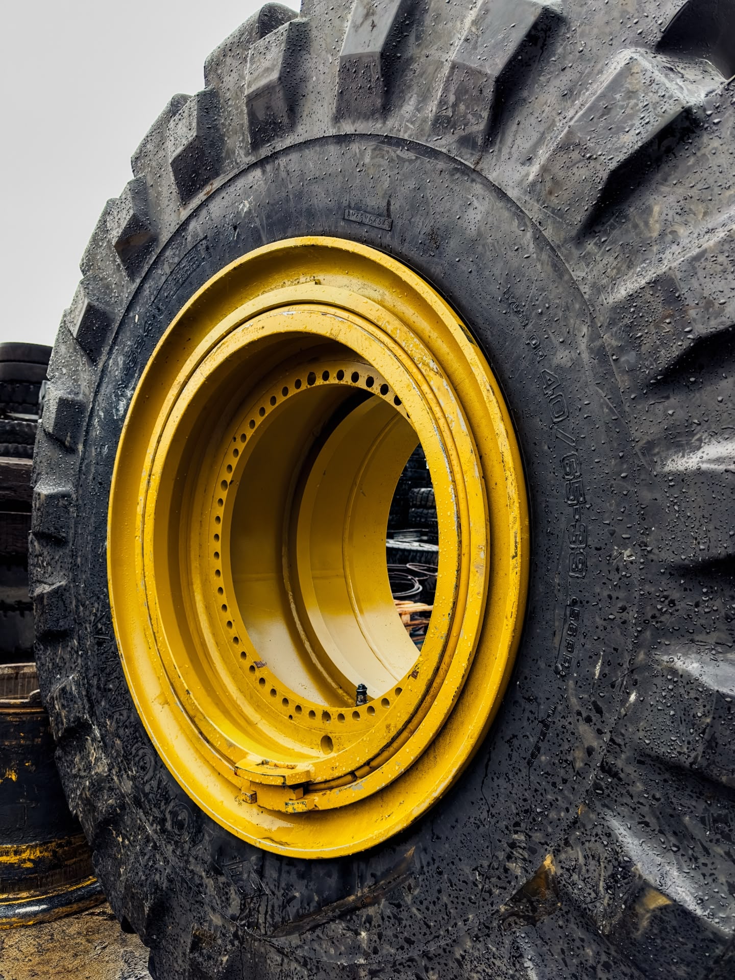 Wheels for Earthmoving Machines